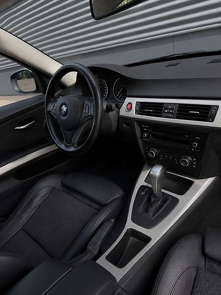 BMW 318d 9 of 13