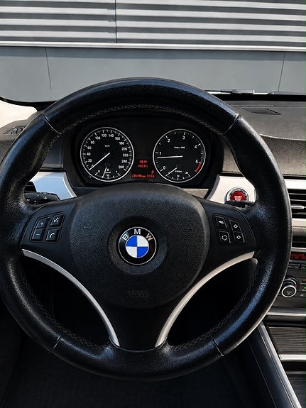 BMW 318d 10 of 13
