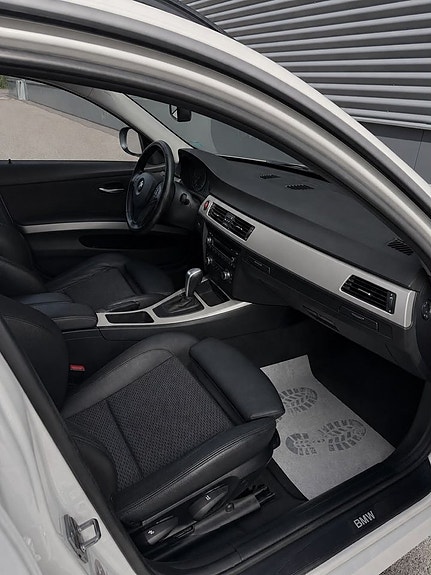 BMW 318d 8 of 13