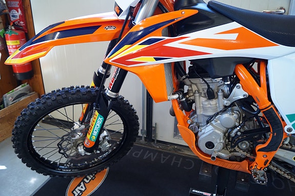 KTM SXF 250 2 of 5