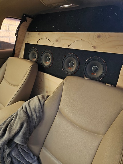 BMW 320i 3 of 9