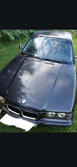 BMW 325i 2 of 5