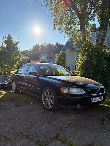 Volvo S60 2 of 5