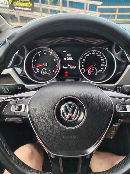 Volkswagen Touran 7 of 21