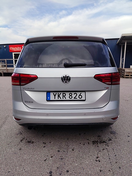 Volkswagen Touran 8 of 21