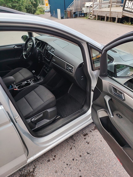Volkswagen Touran 13 of 21