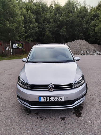 Volkswagen Touran 4 of 21