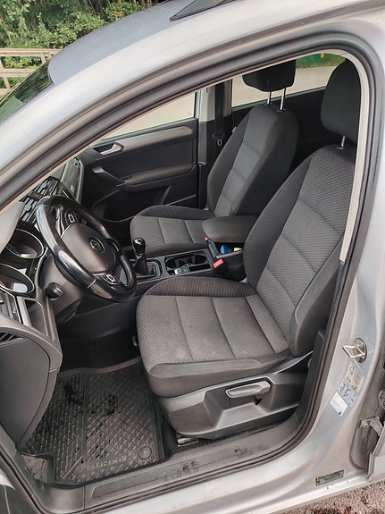 Volkswagen Touran 10 of 21