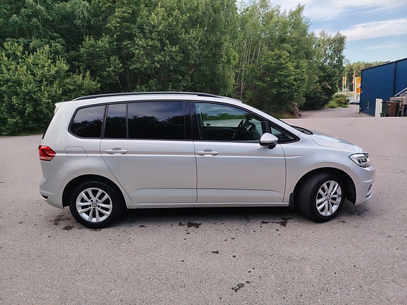 Volkswagen Touran 3 of 21