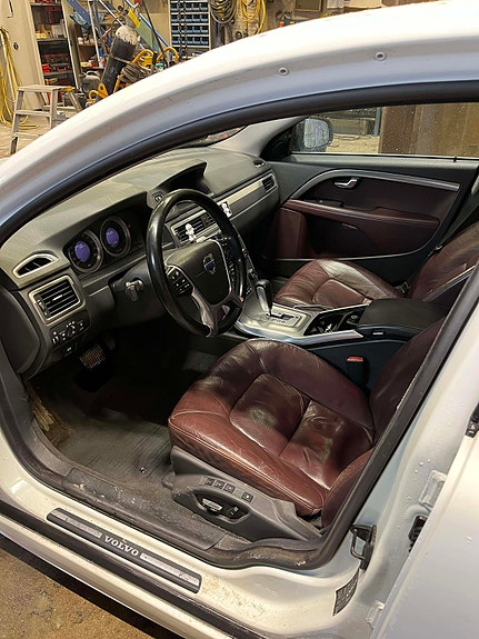 Volvo S80 3 of 4