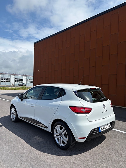 Renault Clio 3 of 12
