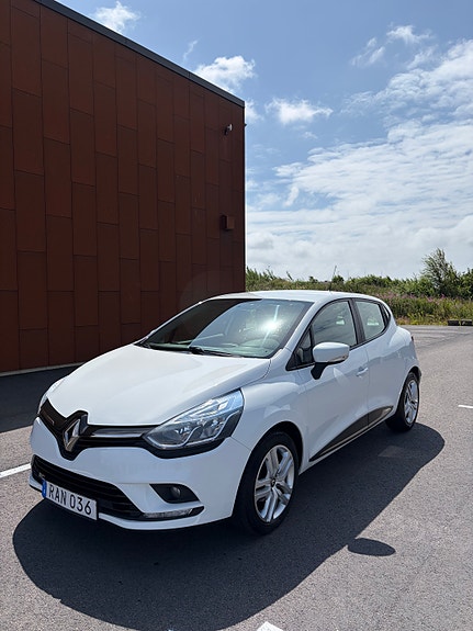 Renault Clio 2 of 12
