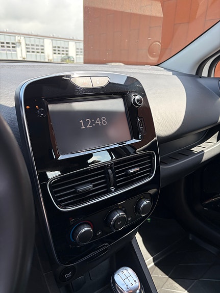 Renault Clio 11 of 12