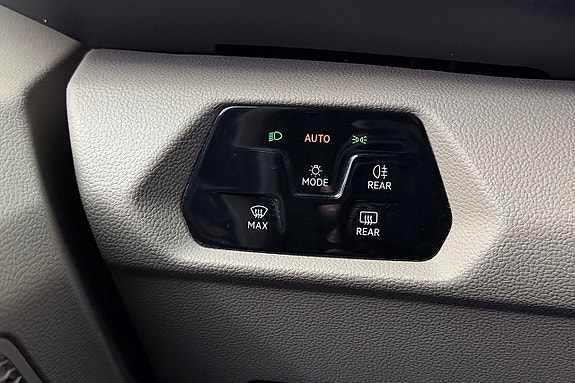 Volkswagen Multivan 30 of 30