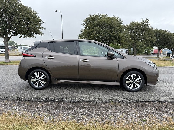 Nissan Leaf 5 of 5