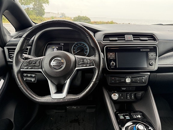 Nissan Leaf 7 of 17