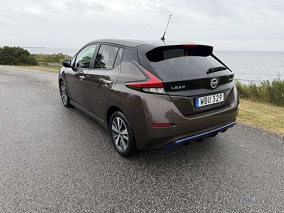 Nissan Leaf 3 of 5