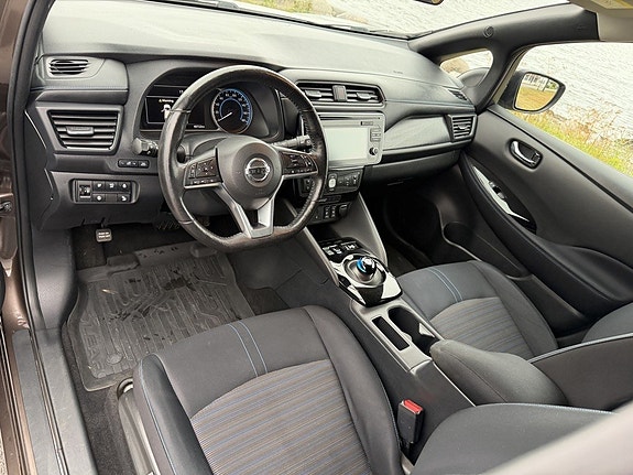 Nissan Leaf 8 of 17
