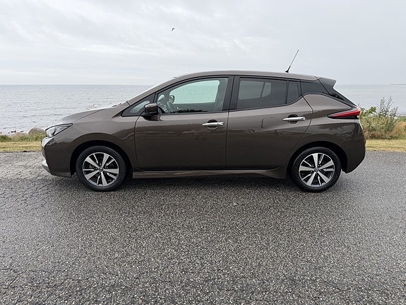 Nissan Leaf 2 of 5