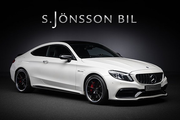 Mercedes-Benz C63 3 of 5