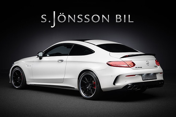 Mercedes-Benz C63 2 of 5