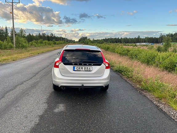 Volvo V60 4 of 8