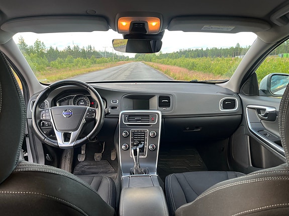 Volvo V60 6 of 8