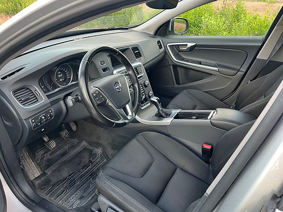 Volvo V60 5 of 8