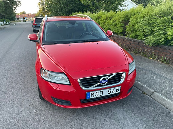 Volvo V50 4 of 5