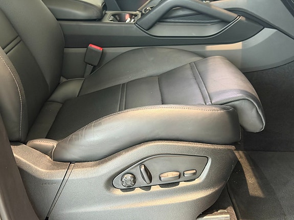 Porsche Cayenne S 17 of 26
