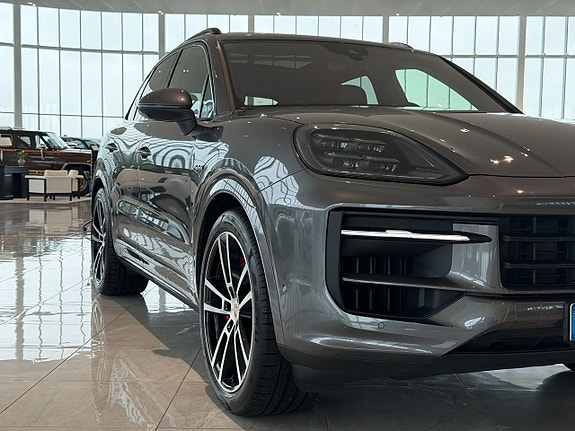 Porsche Cayenne S 26 of 26