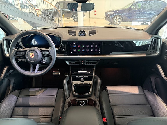 Porsche Cayenne S 12 of 26