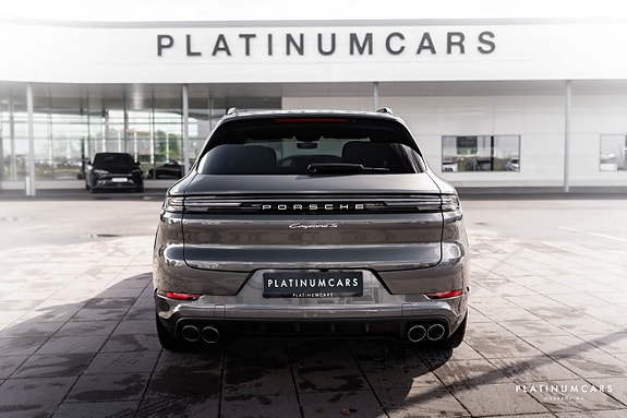 Porsche Cayenne S 4 of 22