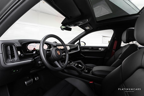 Porsche Cayenne S 5 of 22