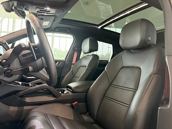 Porsche Cayenne S 9 of 26