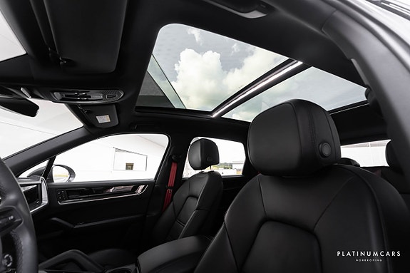 Porsche Cayenne S 8 of 22