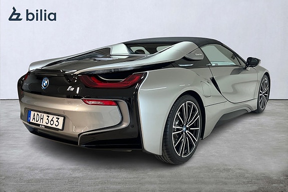 BMW i8 2 of 5