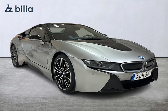 BMW i8 3 of 5