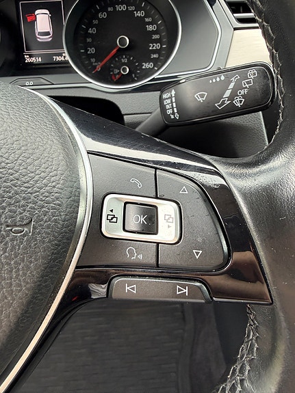 Volkswagen Passat 15 of 18