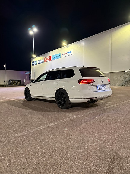 Volkswagen Passat 11 of 18