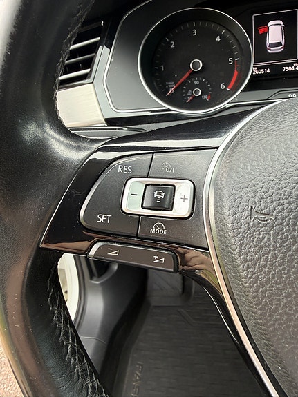Volkswagen Passat 18 of 18