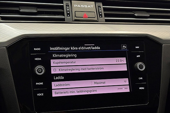 Volkswagen Passat 29 of 30