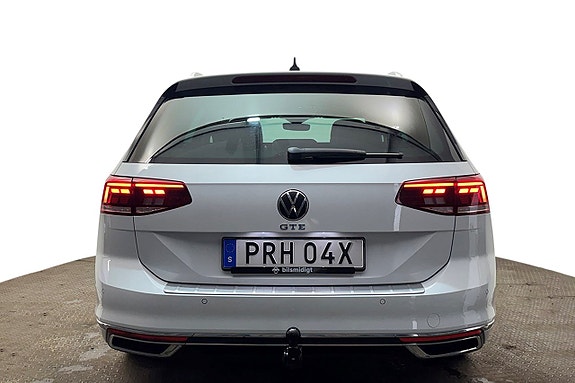 Volkswagen Passat 8 of 30