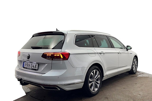 Volkswagen Passat 7 of 30
