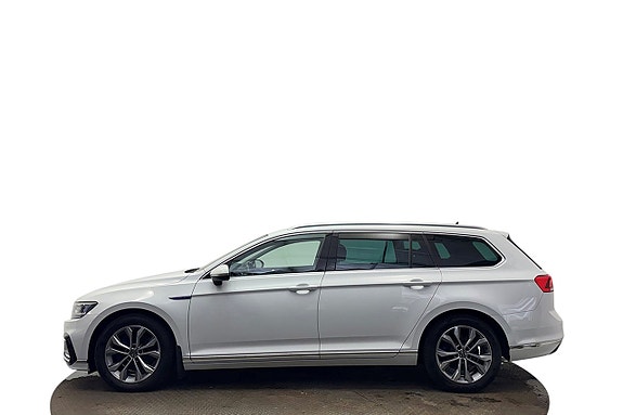 Volkswagen Passat 11 of 30