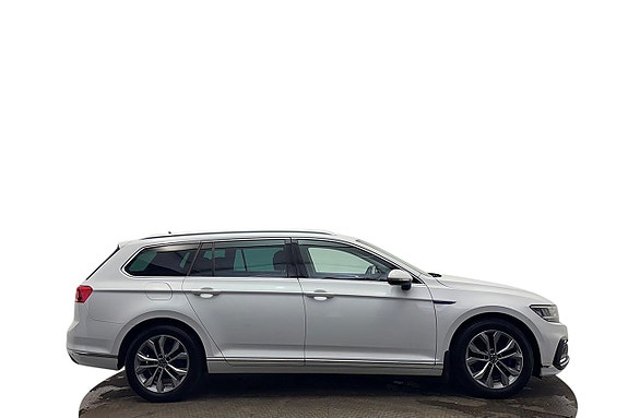 Volkswagen Passat 6 of 30
