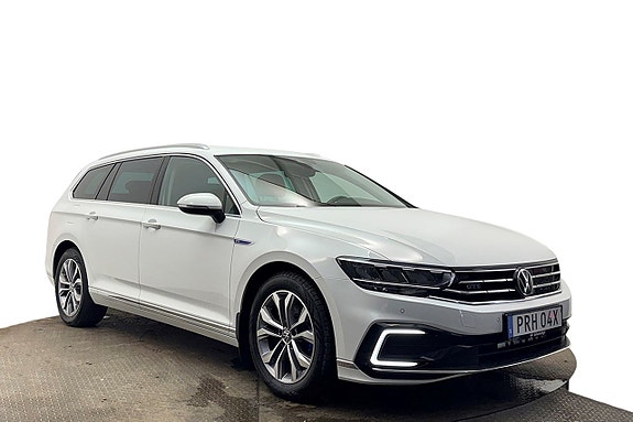 Volkswagen Passat 5 of 30