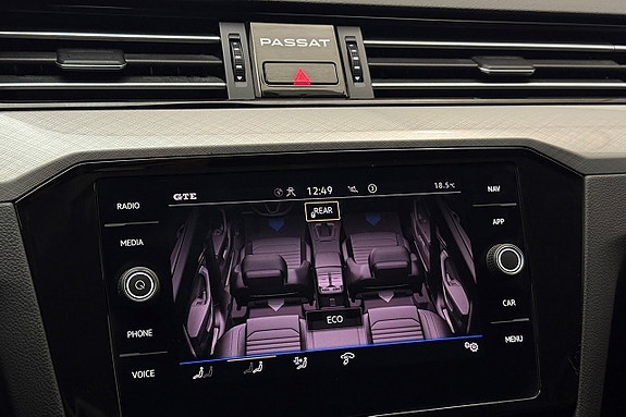 Volkswagen Passat 25 of 30