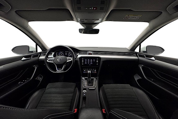 Volkswagen Passat 17 of 30