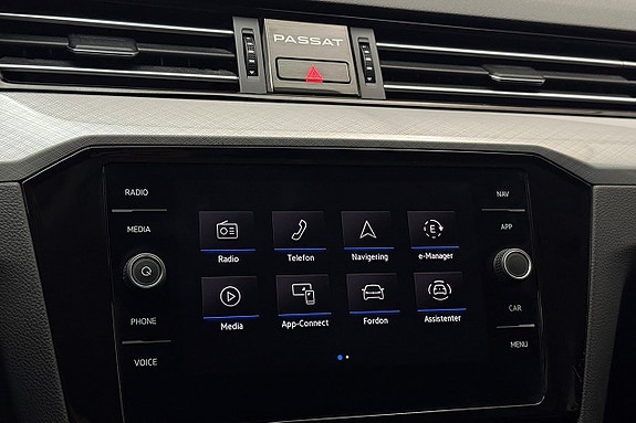 Volkswagen Passat 30 of 30